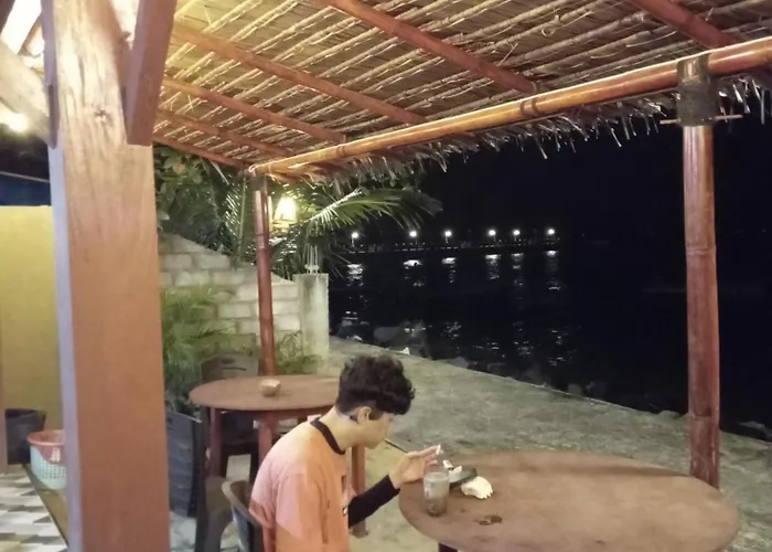 Three Ken Homestay & Cafe